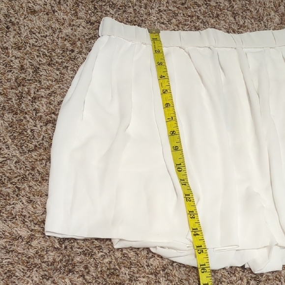 Express white high rise pleated flowy mini skort - Picture 3 of 8